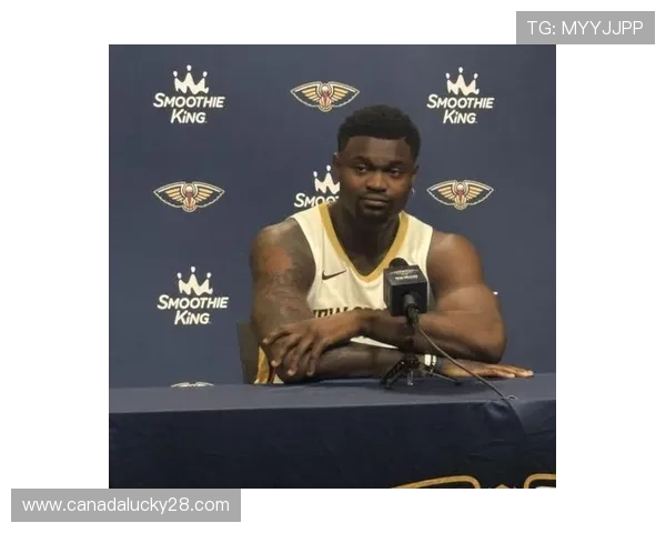 锡安隔扣戈贝尔引爆主场，球迷起立鼓掌致意