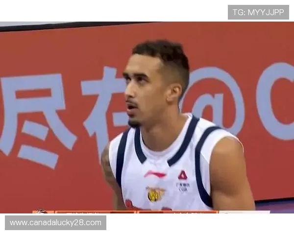 奎因快速突破显威,广东打快策略克上海 奎因快速突破显威,广东打快策略克上海