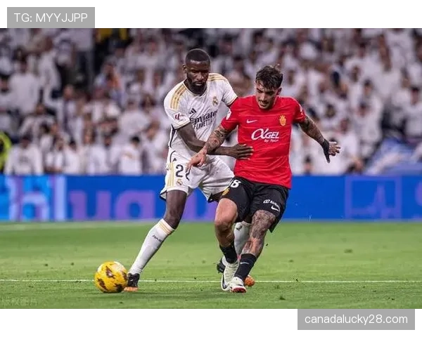 特写:柏林联老将抢断后长传精准制导,导演全场唯一进球